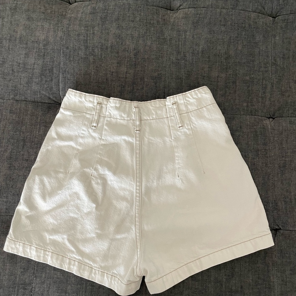 I’m selling them because they don’t fit me anymore. - Picture 2 of 4